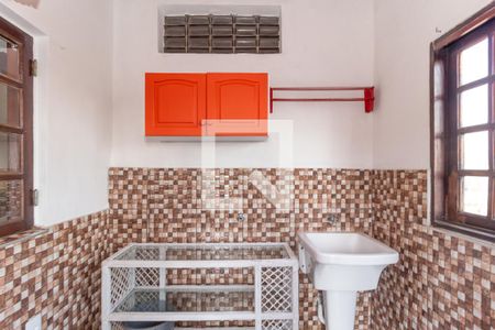 Casa à venda com 180m², 3 quartos e 1 vagaÁrea de Serviço 2