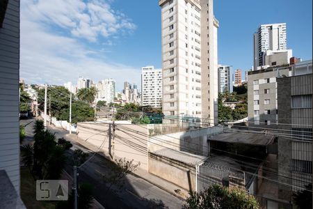 Sala vista de apartamento à venda com 2 quartos, 65m² em Coração de Jesus, Belo Horizonte