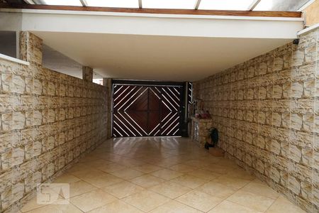 Casa à venda com 200m², 3 quartos e 2 vagas Casa à venda com 200m², 3 quartos e 2 vagasGaragem