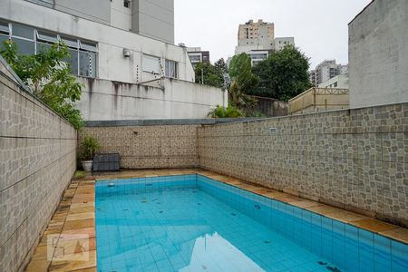 Casa à venda com 200m², 3 quartos e 2 vagas Casa à venda com 200m², 3 quartos e 2 vagasPiscina