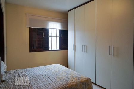 Casa à venda com 200m², 3 quartos e 2 vagas Casa à venda com 200m², 3 quartos e 2 vagasSuíte 1