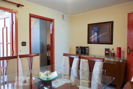 Casa à venda com 200m², 3 quartos e 2 vagas Casa à venda com 200m², 3 quartos e 2 vagasSala de Jantar