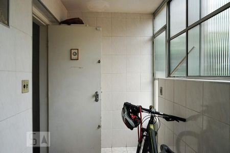 Casa à venda com 200m², 3 quartos e 2 vagas Casa à venda com 200m², 3 quartos e 2 vagasÁrea de Serviço