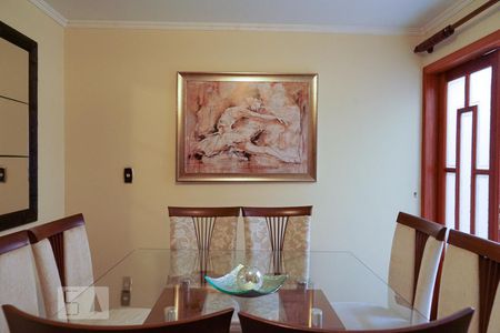 Casa à venda com 200m², 3 quartos e 2 vagas Casa à venda com 200m², 3 quartos e 2 vagasSala de Jantar