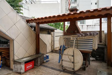 Casa à venda com 200m², 3 quartos e 2 vagas Casa à venda com 200m², 3 quartos e 2 vagasChurrasqueira