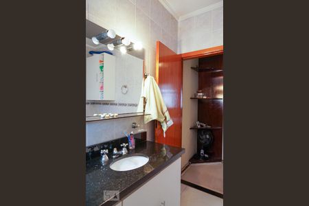 Casa à venda com 200m², 3 quartos e 2 vagas Casa à venda com 200m², 3 quartos e 2 vagasBanheiro da Suíte 1