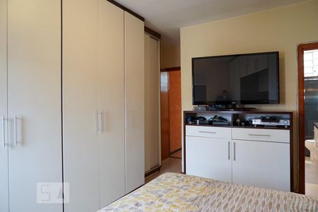 Casa à venda com 200m², 3 quartos e 2 vagas Casa à venda com 200m², 3 quartos e 2 vagasSuíte 1