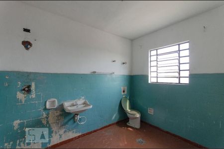Casa à venda com 50m², 2 quartos e sem vaga Casa à venda com 50m², 2 quartos e sem vagaBanheiro