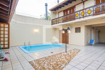 Casa à venda com 356m², 5 quartos e 4 vagas Casa à venda com 356m², 5 quartos e 4 vagasÁrea comum