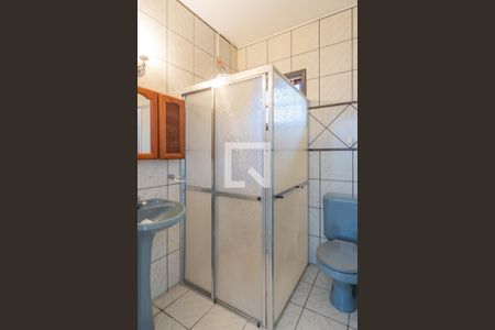 Casa à venda com 356m², 5 quartos e 4 vagas Casa à venda com 356m², 5 quartos e 4 vagasBanheiro Social 2