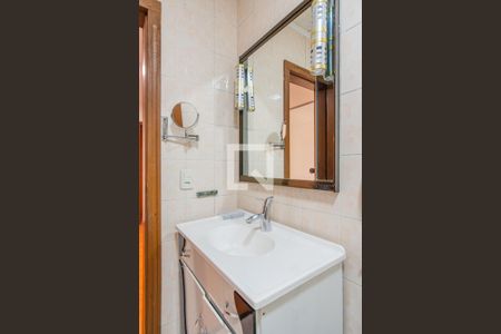 Casa à venda com 356m², 5 quartos e 4 vagas Casa à venda com 356m², 5 quartos e 4 vagasBanheiro Social 1