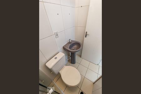 Casa à venda com 109m², 3 quartos e 2 vagas Casa à venda com 109m², 3 quartos e 2 vagasBanheiro