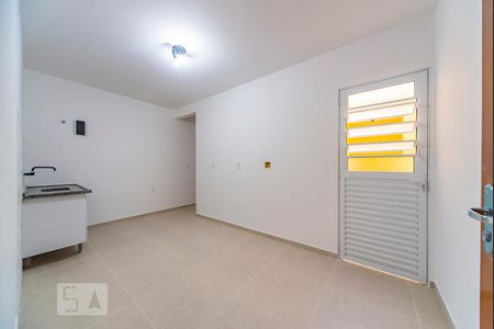 Sala e Cozinha  de casa para alugar com 2 quartos, 50m² em Vila Pires, Santo André