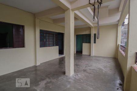 Casa à venda com 560m², 2 quartos e 8 vagas Casa à venda com 560m², 2 quartos e 8 vagasQuintal