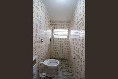 Banheiro de casa para alugar com 2 quartos, 68m² em Vila Popular, Várzea Paulista