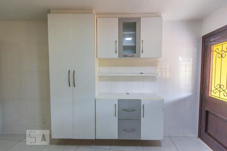 Casa à venda com 115m², 3 quartos e 2 vagasCozinha - Armários