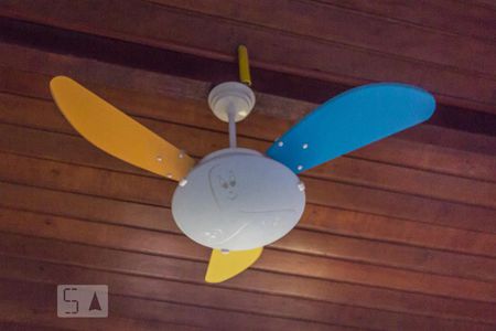 Casa à venda com 115m², 3 quartos e 2 vagasQuarto 2 detalhe ventilador