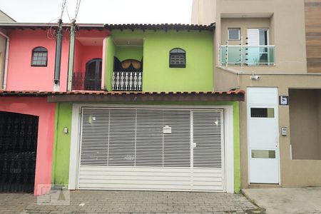 Casa à venda com 177m², 3 quartos e 2 vagasFachada