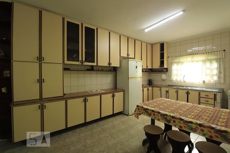 Casa à venda com 177m², 3 quartos e 2 vagasCozinha