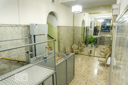 Apartamento à venda com 75m², 2 quartos e sem vaga Apartamento à venda com 75m², 2 quartos e sem vagaPortaria