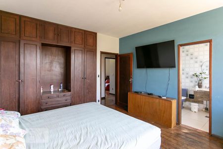 Casa à venda com 480m², 4 quartos e 12 vagas Casa à venda com 480m², 4 quartos e 12 vagasSuite