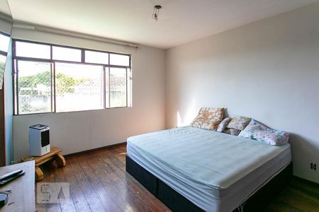 Casa à venda com 480m², 4 quartos e 12 vagas Casa à venda com 480m², 4 quartos e 12 vagasSuite