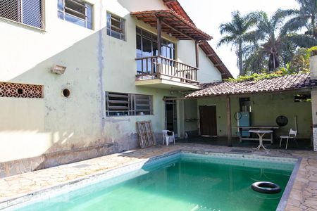 Casa à venda com 480m², 4 quartos e 12 vagas Casa à venda com 480m², 4 quartos e 12 vagasÁrea Gourmet