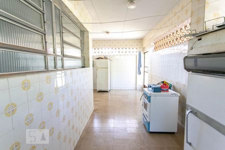 Casa à venda com 480m², 4 quartos e 12 vagas Casa à venda com 480m², 4 quartos e 12 vagasÁrea de Serviço