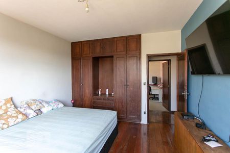 Casa à venda com 480m², 4 quartos e 12 vagas Casa à venda com 480m², 4 quartos e 12 vagasSuite