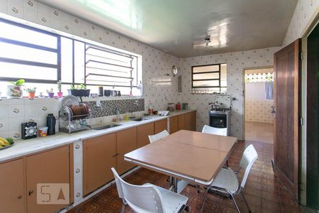 Casa à venda com 480m², 4 quartos e 12 vagas Casa à venda com 480m², 4 quartos e 12 vagasCozinha