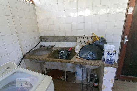 Casa à venda com 480m², 4 quartos e 12 vagas Casa à venda com 480m², 4 quartos e 12 vagasÁrea de Serviço