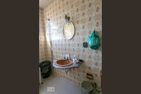 Casa à venda com 480m², 4 quartos e 12 vagas Casa à venda com 480m², 4 quartos e 12 vagasBanheiro Social