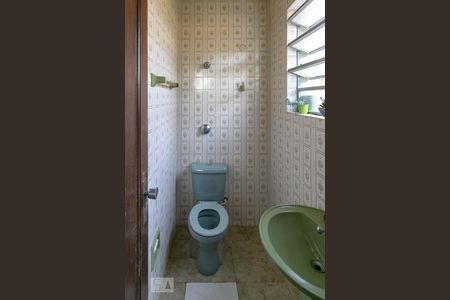 Casa à venda com 480m², 4 quartos e 12 vagas Casa à venda com 480m², 4 quartos e 12 vagasBanheiro Social