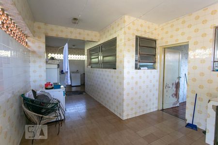 Casa à venda com 480m², 4 quartos e 12 vagas Casa à venda com 480m², 4 quartos e 12 vagasÁrea de Serviço