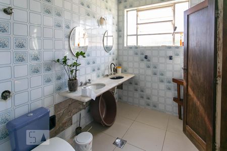 Casa à venda com 480m², 4 quartos e 12 vagas Casa à venda com 480m², 4 quartos e 12 vagasBanheiro Suite