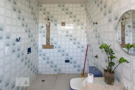 Casa à venda com 480m², 4 quartos e 12 vagas Casa à venda com 480m², 4 quartos e 12 vagasBanheiro Suite