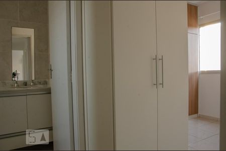 Suíte de apartamento para alugar com 3 quartos, 74m² em Vila Amélia, São Paulo