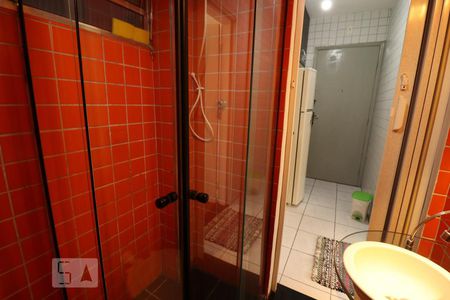 Banheiro de kitnet/studio à venda com 1 quarto, 27m² em Liberdade, São Paulo