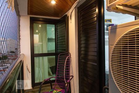 Apartamento à venda com 168m², 3 quartos e 3 vagas Apartamento à venda com 168m², 3 quartos e 3 vagasVaranda