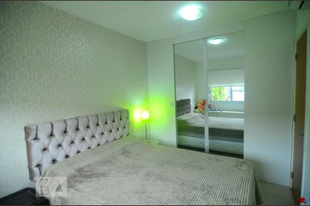 Casa de condomínio à venda com 64m², 2 quartos e 2 vagasQuarto