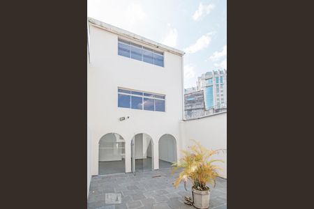 Casa à venda com 342m², 3 quartos e 2 vagasPátio Interno com Anexo de 3 Salões