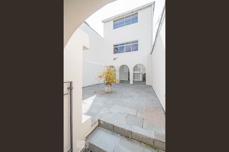 Casa à venda com 342m², 3 quartos e 2 vagasPátio Interno com Anexo de 3 Salões