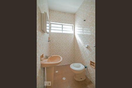 Casa à venda com 342m², 3 quartos e 2 vagasBanheiro do Salão 2