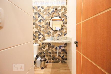 Casa à venda com 145m², 3 quartos e 4 vagas Casa à venda com 145m², 3 quartos e 4 vagasBanheiro Social