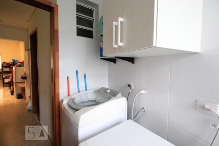 Casa à venda com 145m², 3 quartos e 4 vagas Casa à venda com 145m², 3 quartos e 4 vagasLavanderia