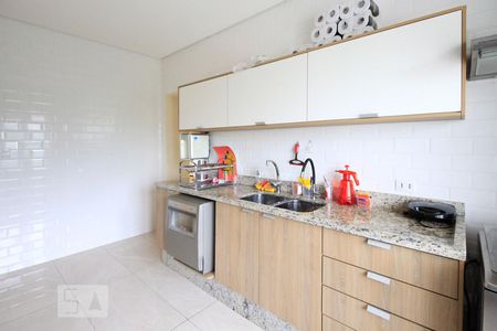 Casa à venda com 145m², 3 quartos e 4 vagas Casa à venda com 145m², 3 quartos e 4 vagasCozinha