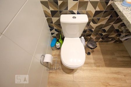 Casa à venda com 145m², 3 quartos e 4 vagas Casa à venda com 145m², 3 quartos e 4 vagasBanheiro Social