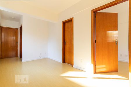Sala de apartamento para alugar com 1 quarto, 41m² em São João, Porto Alegre