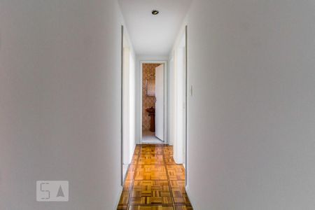 Corredor de apartamento para alugar com 3 quartos, 60m² em Jardim Guanabara, Rio de Janeiro
