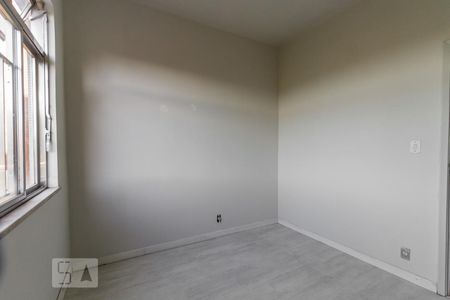 Quarto 1 de apartamento para alugar com 3 quartos, 60m² em Jardim Guanabara, Rio de Janeiro